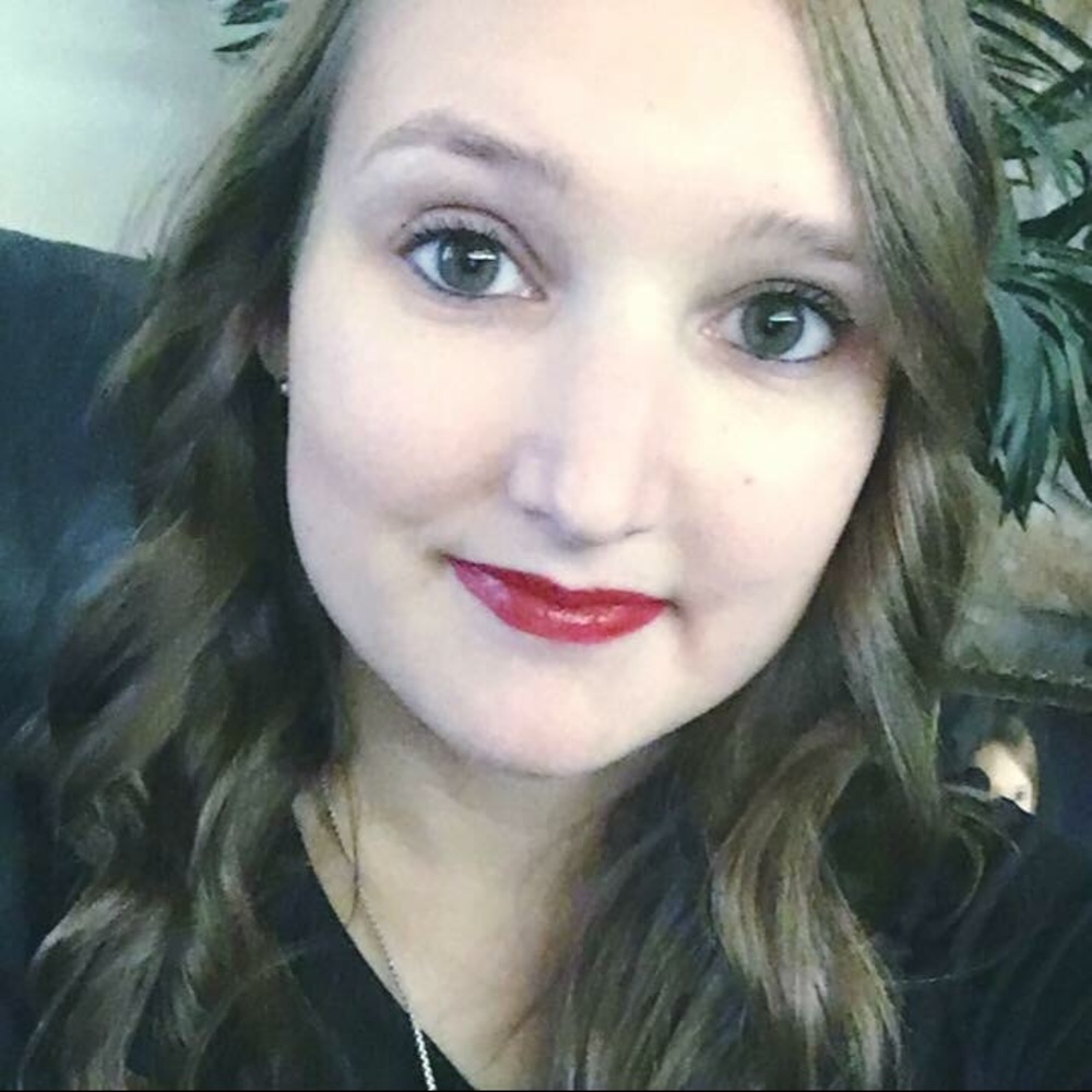 Meet your Posher, Kayla